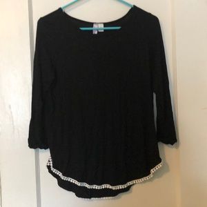 black 3/4 sleeve shirt with lace detail